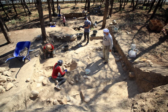 Mersin'deki Yumuktepe Höyüğü'nde Bizans dönemine ait depolama çukuru bulundu