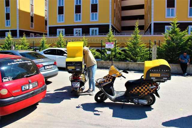 otomobille carpisan motosikletli kurye yarala 4 14382454 o