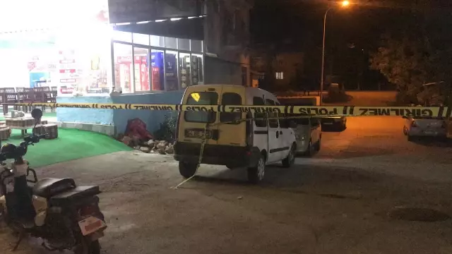 Kahvehanede çıkan silahlı kavgada 2 kişi yaralandı