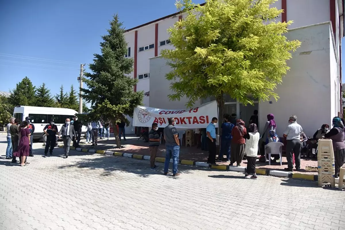 Vali Işık Aşılama Çalışmalarını Yerinde Takip Etti