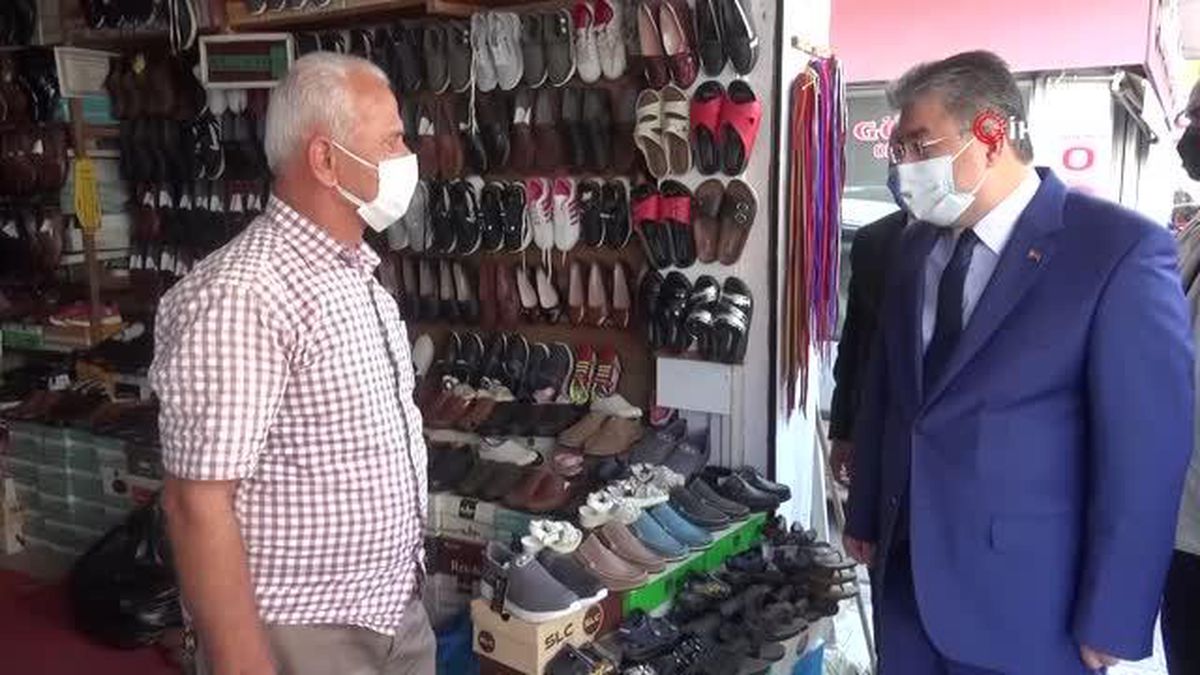 Vali Yılmaz esnafı ziyaret edip 'Aşıları olduk mu' diye sordu