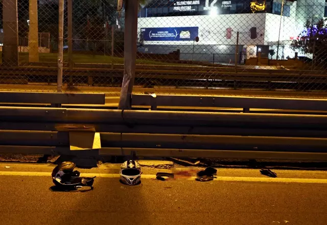 Zeytinburnu'nda kaza yapan motosikletteki 2 kişi öldü