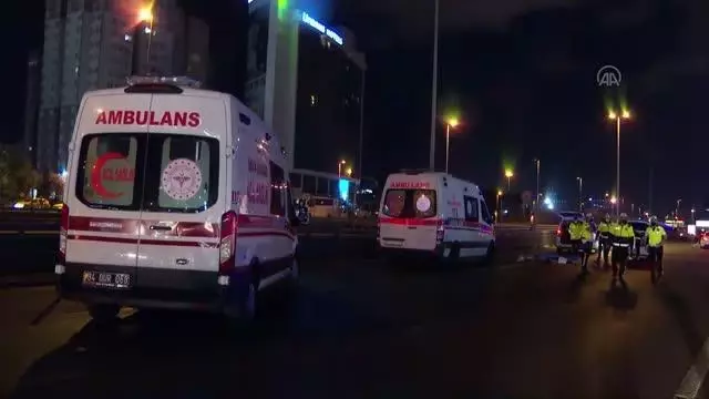 Zeytinburnu'nda kaza yapan motosikletteki 2 kişi öldü