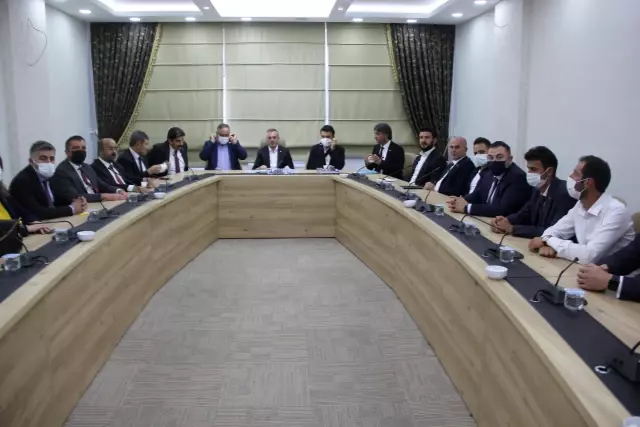 AK Parti Genel Başkan Yardımcısı Kandemir, Zara'da partililerle buluştu