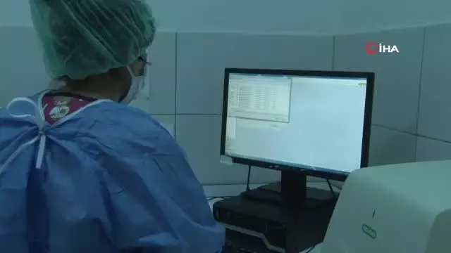 Aşısızlar, PCR test laboratuvarlarının yükünü artırıyor