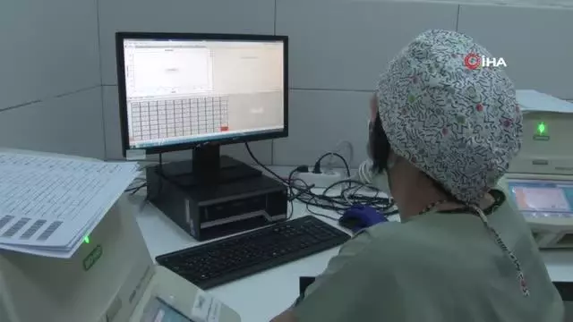 Aşısızlar, PCR test laboratuvarlarının yükünü artırıyor