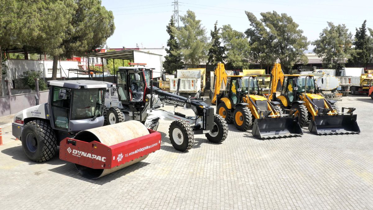 AYDIN BÜYÜKŞEHİR BELEDİYESİ ARAÇ FİLOSUNU YENİ İŞ MAKİNELERİ İLE GENİŞLETİYOR