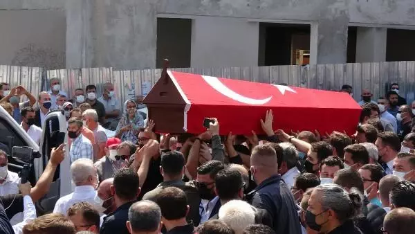 ESKİ BALIKESİR BELEDİYE BAŞKANI UĞUR, SON YOLCULUĞUNA UĞURLANDI