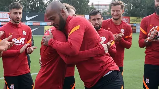 Galatasaray'da Marcao, tüm arkadaşlarının ortasında Kerem'den özür diledi! İşte o anlar