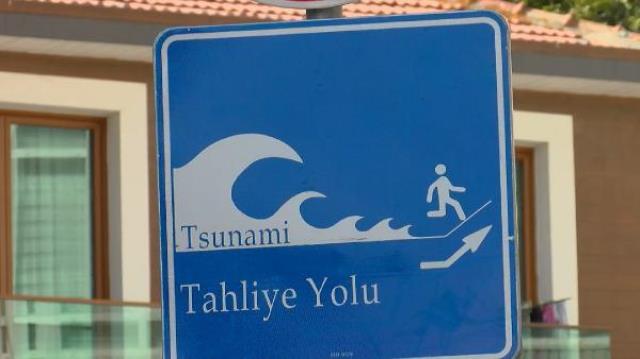 ibb istanbul a tsunami tahliye yolu tabelalari 14384030 6142 m
