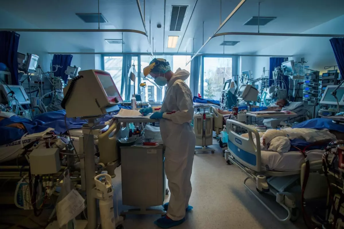 İngiltere'de 5,6 milyon hasta tedavi olmak için bekliyor