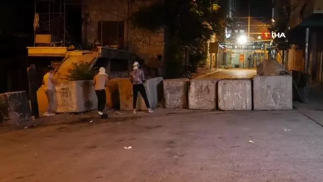 Son dakika haber! İsrail askerlerinden El Halil'de Filistinli tutuklulara destek gösterisine plastik mermili müdahale