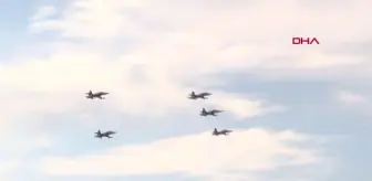 Pilot: İZMİR İzmir' in düşman işgalinden kurtuluş törenlerinde Türk Pilotları nefes kesti Pilot: İZMİR İzmir' in düşman işgalinden kurtuluş törenlerinde Türk Pilotları nefes kesti
