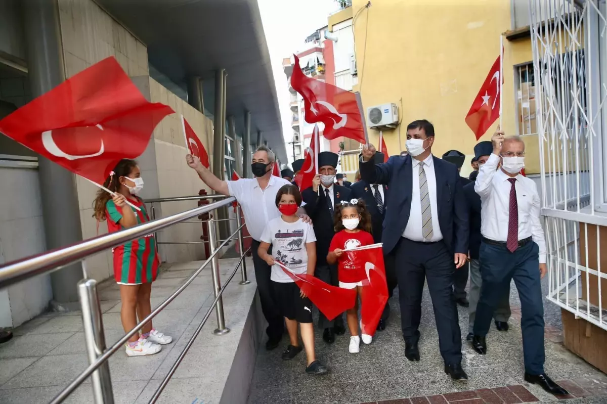 Karşıyaka'da 9 Eylül'e coşkulu kutlama