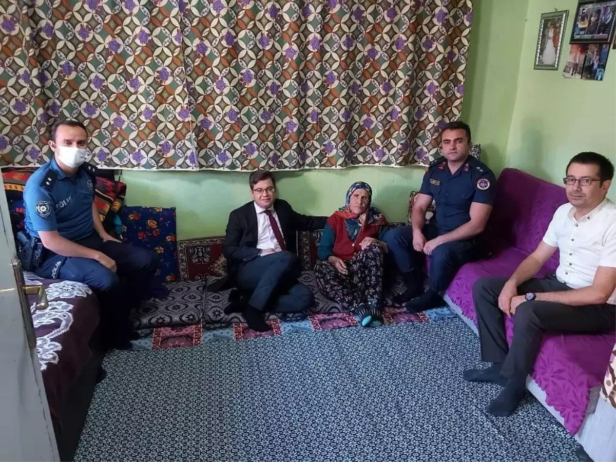 Son dakika haberleri! Kaymakam Düzgün'den şehit ailelerine ziyaret