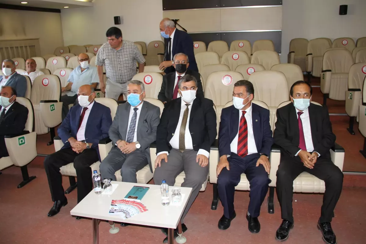 Kayseri Ticaret Borsası tarafından yılın Ahisi seçilen El'e kaftan giydirildi