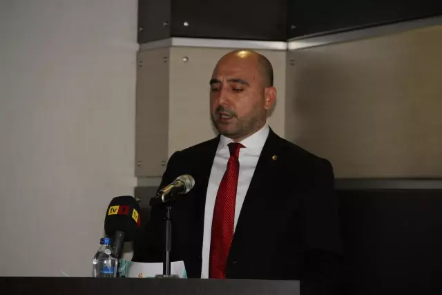 Kayseri Ticaret Borsası tarafından yılın Ahisi seçilen El'e kaftan giydirildi
