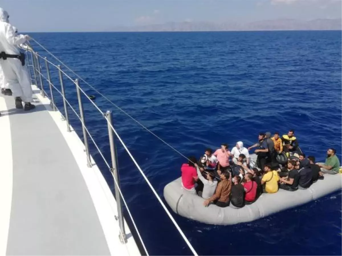Marmaris açıklarında 36 kaçak göçmen kurtarıldı