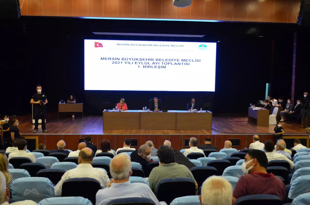 Mersin Büyükşehir Belediye Başkanı Vahap Seçer'den şiddetli rüzgar uyarısı Açıklaması