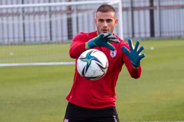 Samsunspor'a 23 oyuncu geldi, 28 oyuncuyla yollar ayrıldı