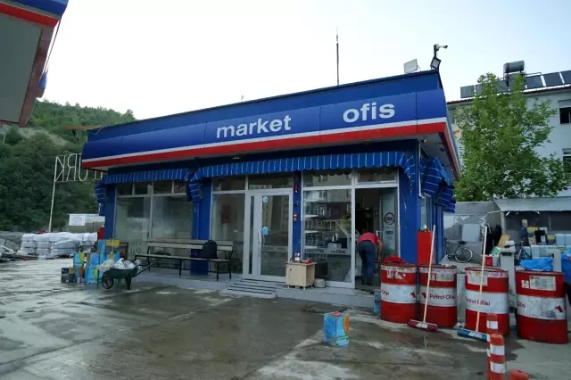 Son Dakika | Telefon çalınca yıkılmak üzere olan köprüdeki 200 kişiyi ölümden kurtardı