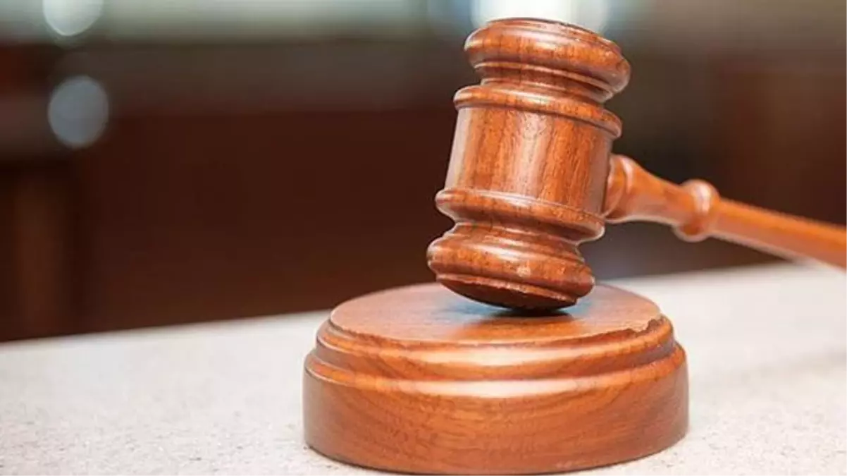 Hocası tarafından taciz edilen üniversite öğrencisi soluğu mahkemede aldı, Yargıtay 'öpmeye yeltenmeyi' suç saymadı