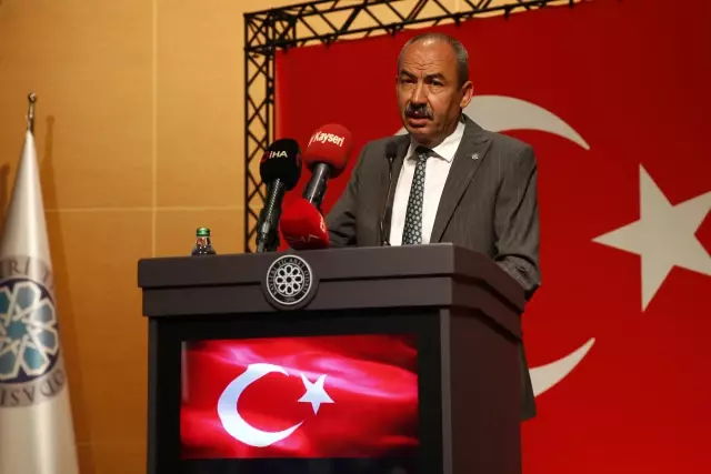 Yılın Ahisi seçilen Özhamurkar'a kaftan giydirildi