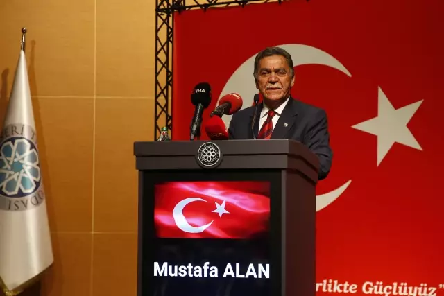 Yılın Ahisi seçilen Özhamurkar'a kaftan giydirildi