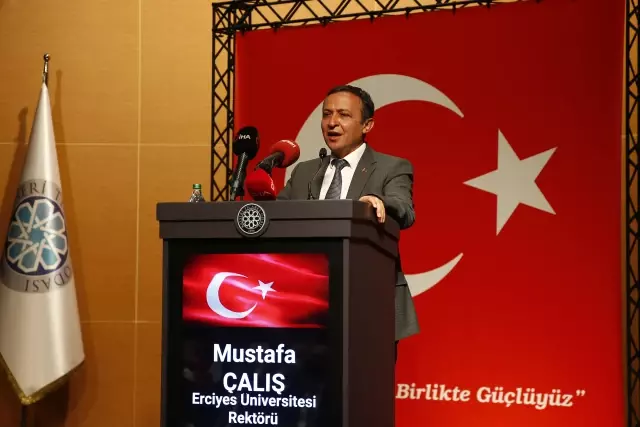 Yılın Ahisi seçilen Özhamurkar'a kaftan giydirildi