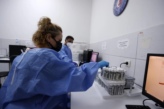 Zarurî PCR uygulaması, Kovid-19 teşhis merkezlerindeki test sayısını artırdı