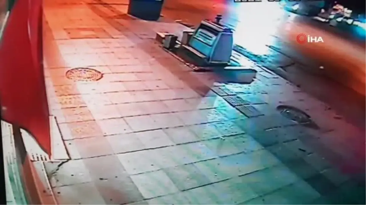 Son dakika haberleri... 2 polisin yaralandığı kazaya ait yeni görüntüler ortaya çıktı: Kaza anı anbean kamerada