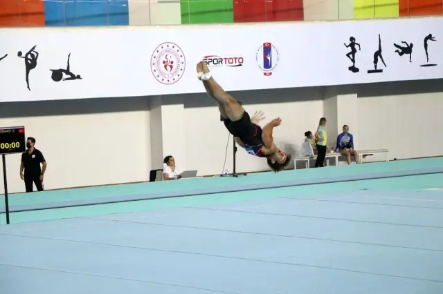Artistik Cimnastik Dünya Challenge Kupası başladı