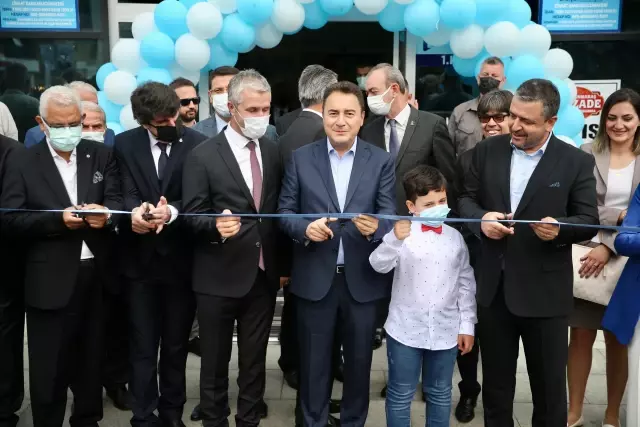 DEVA Partisi Genel Başkanı Babacan, partisinin Akçakoca ilçe kongresine katıldı