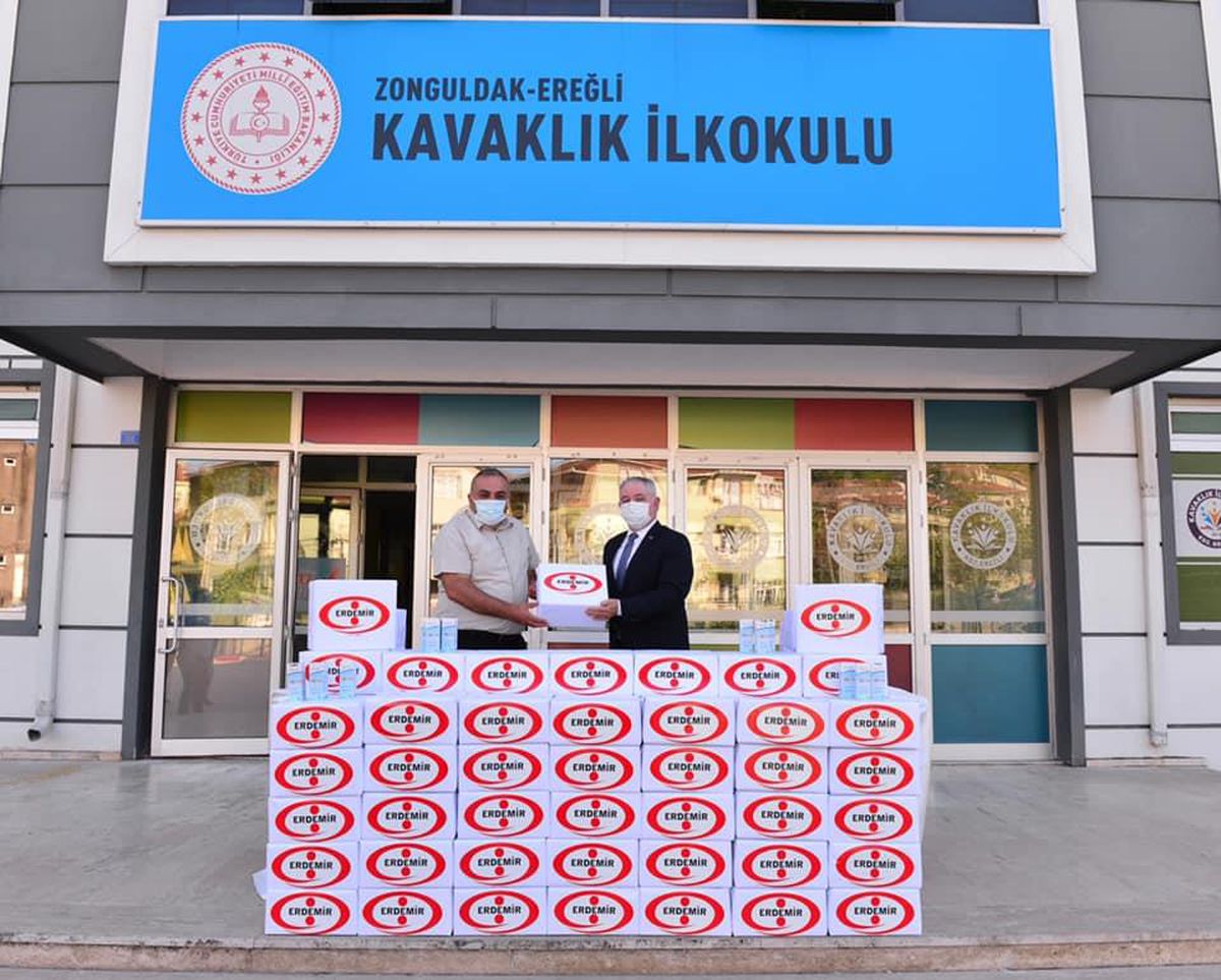 Erdemir'den 93 okula dezenfektan desteği