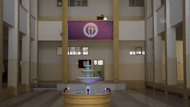 GAZİANTEP - Gaziantep Üniversitesi, ülkelerini yeniden inşa edecek Suriyeli mühendisler yetiştirmek istiyor
