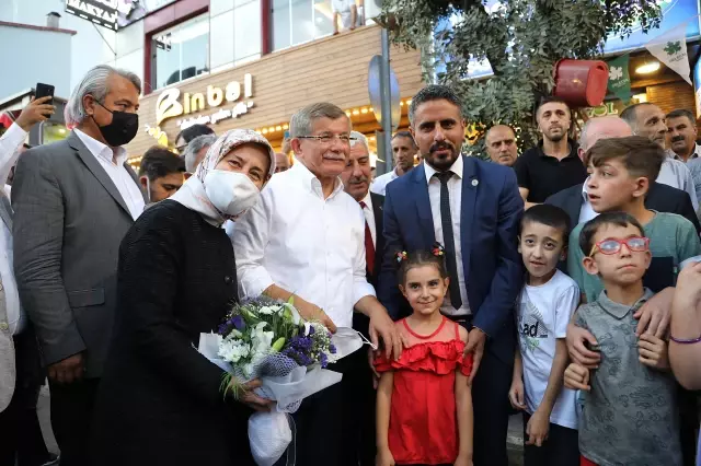 Gelecek Partisi Genel Başkanı Davutoğlu, partisinin il başkanlığını açtı