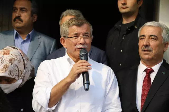 Gelecek Partisi Genel Başkanı Davutoğlu, partisinin il başkanlığını açtı