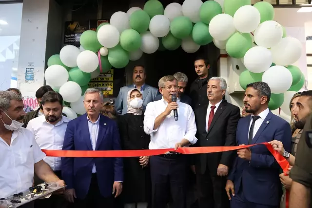 Gelecek Partisi Genel Başkanı Davutoğlu, partisinin il başkanlığını açtı