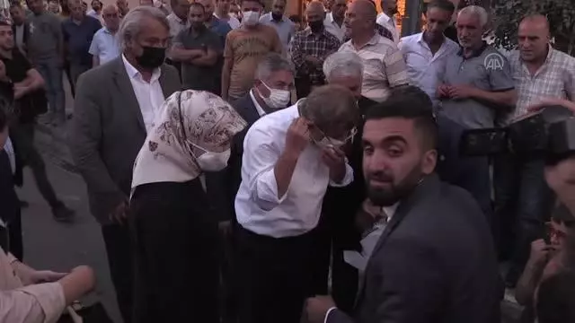 Gelecek Partisi Genel Başkanı Davutoğlu, partisinin il başkanlığını açtı