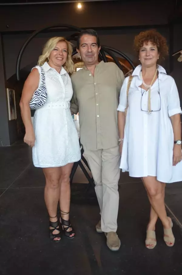 HALİT AKÇATEPE'NİN KIZI VE DAMADI BODRUM'DA SERGİ AÇTI