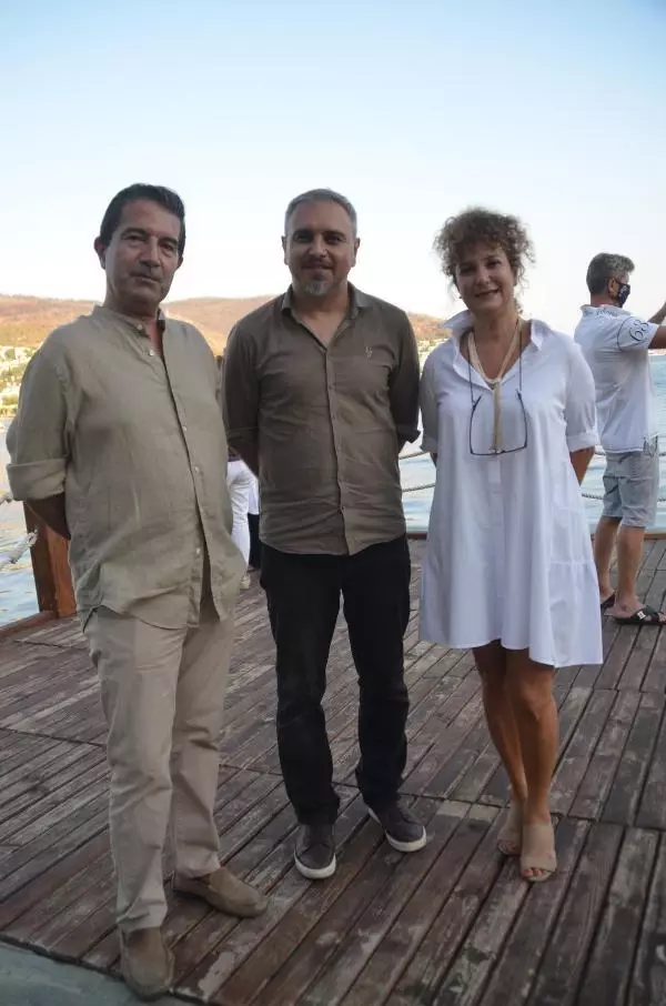 HALİT AKÇATEPE'NİN KIZI VE DAMADI BODRUM'DA SERGİ AÇTI