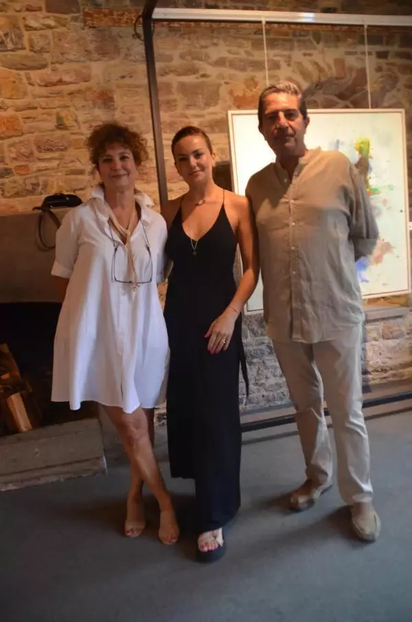 HALİT AKÇATEPE'NİN KIZI VE DAMADI BODRUM'DA SERGİ AÇTI
