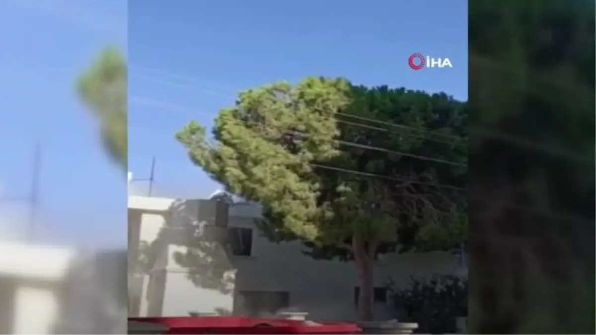 İş makinesi bir dokundu, minare böyle yıkıldı