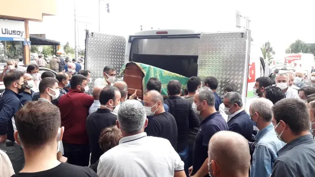 İspanya açıklarındaki gemide hayatını kaybeden kaptanın cenazesi memleketi Giresun'da defnedildi