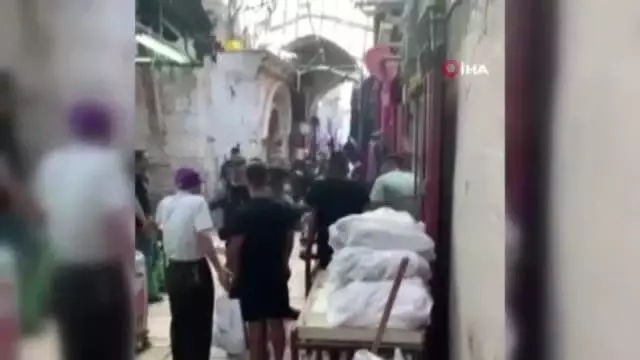 Son dakika haberi | İsrail askerleri, Mescid-i Aksa'nın önünde bir Filistinliyi yaraladıMescid-i Aksa'nın kapıları kapatıldı