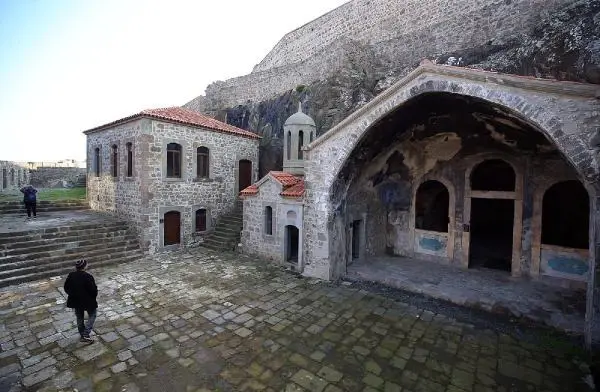 KIZLAR MANASTIRI, PİYANO RESİTALİYLE ZİYARETE AÇILDI