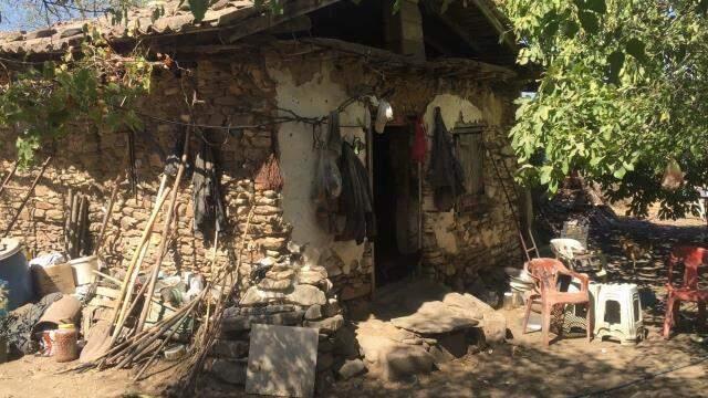 Kocasının vasiyetini yerine getirdi! 'Buradan ayrılma' sözü yüzünden 43 yıldır mağarada yaşıyor