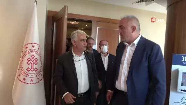 Kültür ve Turizm Bakanı Ersoy, Marmaris'te turizmciler ile bir araya geldi