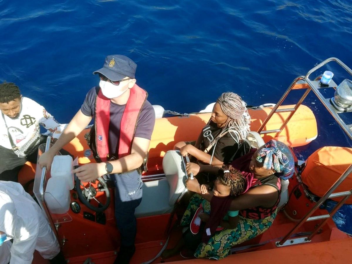 Marmaris ve Datça'da 40 düzensiz göçmen kurtarıldı