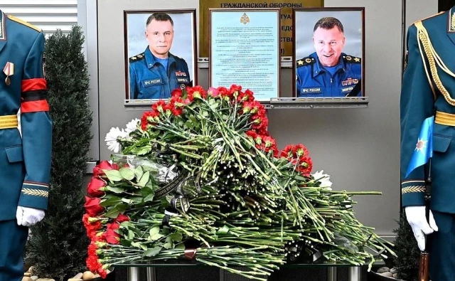 Putin, tatbikatta ölen Rus Bakan Ziniçev'in veda merasimine katıldı